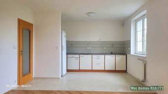 Dům na prodej 8+1, 354m2, 3x balkon, terasa a zahrada 200m2. - 16