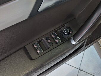 Volkswagen Passat VARIANT 2.0TDi DSG HIGHLINE, PDC, TEMPOMAT - 16