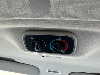 Ford Transit 2011 9 MÍST L1H1 2.2 TDCI 74KW KLIMA DPH - 16