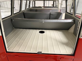 Zrenovovaný Volkswagen T1 - Safari - EU homologace - 16
