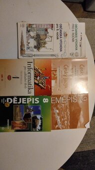 Učebnice různého stáří - 16