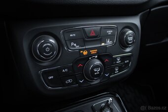 Jeep Compass 2.0 MJET AWD LIMITED /AJ NA SPLÁTKY/ - 16