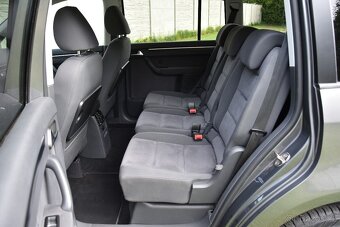 Volkswagen Touran 1.6 TDi CR HIGHLINE DSG,XENONY,KAMERA,TEMP - 16