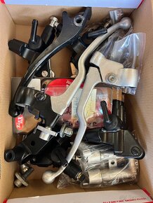 Suzuki GSX-R 750, 1100 - 16