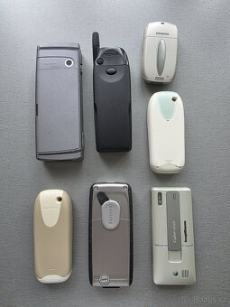 sbírka mobilních telefonů - konvolut - 16