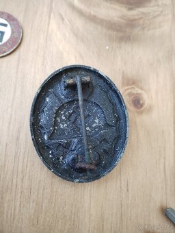 Nález na půdě odznaky wehrmacht z druhé světové války - 16