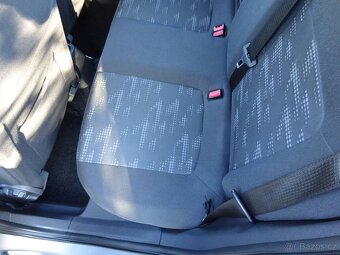 Opel Corsa 1.2i r.v.2011 (63 kw) Koupeno v ČR - 16