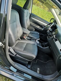 MITSUBISHI OUTLANDER PHEV HYBRID PLNÝ SERVIS MOŽNOST DPH - 16