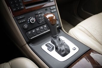 Volvo XC90 D5 A/T 7 MIESTNE - 16