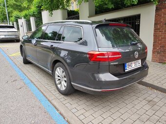 Volkswagen Passat B8 Kombi 2,0 TDI 110 kW, rv 2019 - TOP - 16