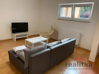 Pronájem velkého bytu 2+kk, 80m2 se zahradou, garáží a bazén - 16