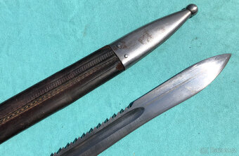 Švýcarský bodák M1914 s pilou - 16