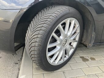 VW Golf VI 2.0 TDI 103 kW - TAŽNÉ, WEBASTO, VÝBORNÝ STAV - 16