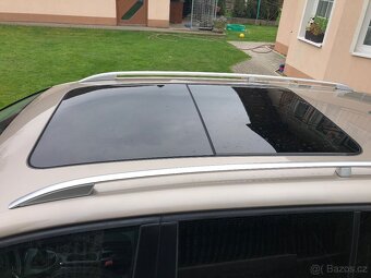 Volkswagen Touran 1,6 TDI 77 KW Panorama Plný servis VW - 16
