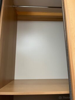 Vestavěná skříň a odkládací stěna - 16