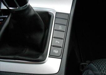 Volkswagen Passat CC 2,0 TDI 103 kW SERVISKA nafta - 16