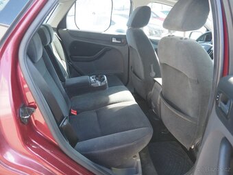 2004 Ford Focus 1.6i 16V, LPG, AC - 16
