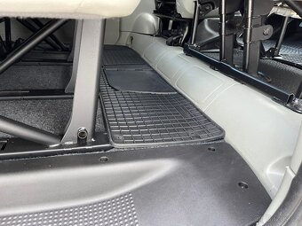 OPEL VIVARO 2.0CDTI 84KW LONG BUS 9 MÍST R.V.2014 - 16