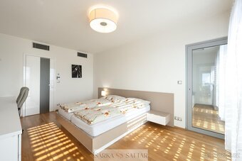 Pronájem krásného, světlého bytu 4+kk  116m2 plus zimni zahr - 16