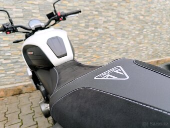 TRIUMPH Trident 660 - 16