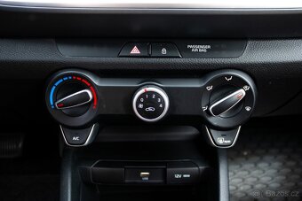 Kia Stonic 1.0 T-GDi Silver A/T - 16