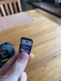 Nikon D5000 - 18-105 AF-S DX VR - 16