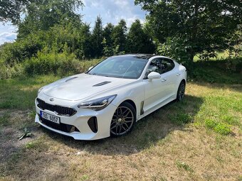 Kia Stinger - 16