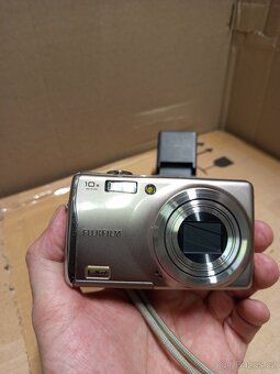FUJIFILM.  FINEPIX  F80 EXR - 16