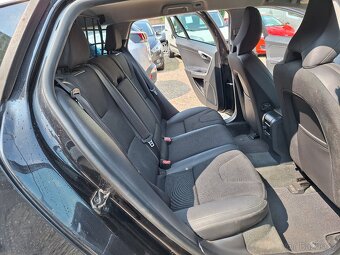 Volvo V60 2.0d 120KW D3 Servisní kniha - 16