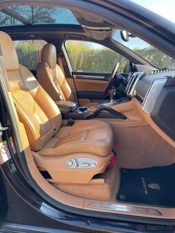 Porsche Cayenne Turbo - 16