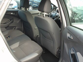 Ford Focus 1,6 16V kombi parksenzory,vyhřív sedadla,serviska - 16
