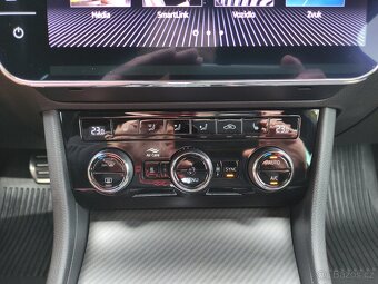 Škoda Superb III DSG SPORTLINE MATRIX VIRTUAL WEBASTO TAŽNÉ - 16