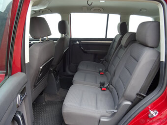 Volkswagen Touran 2.0TDi,103kW,s.navigace,tažné zařízení,kli - 16