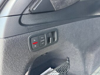 Audi q7 S-line 3.0tdi 200kwt max výbava - 16