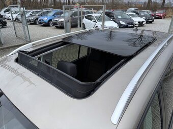 Volkswagen Touran 2.0 TDI 103 kW DSG, navi. xenon. - 16