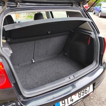 Volkswagen Golf V 1.4 16V 59kw, poctivých 149tkm, bez koroze - 16