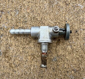 Stadion, Jawa Jawetta - dily - 16