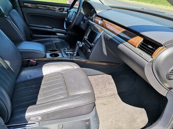 VOLKSWAGEN PHAETON LONG 3.0TDi 176KW R.V.2009 SERVISOVÁNO - 16