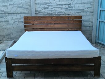 Prodám manželskou postel 180cm x 200cm - 16