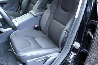 Volvo V60 Cross Country 2.4 D4 AWD 162 kW ČR, Tažné - 16