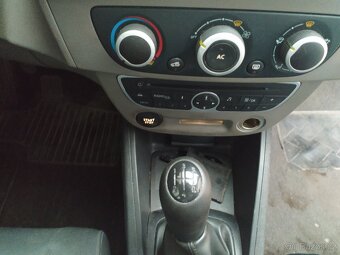 Renault Megane kombi LPG benzín-plyn 2012 - 16