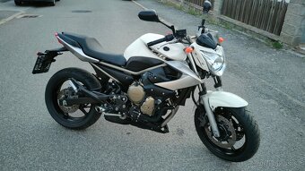 Yamaha XJ6 - 16