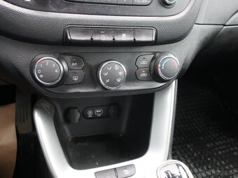 Kia Ceed HB 1.4CRDi 66kW ČR 1MAJITEL SERVISKA - 16