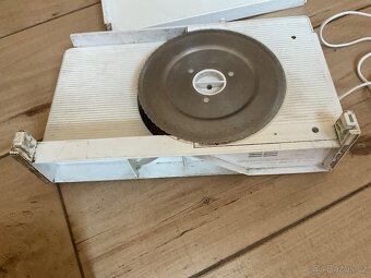 El.kráječ na chléb- Bosch - 16