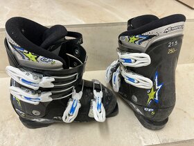 Zimní  sportovní potřeby - lyze, boty, brusle, přilby… - 16