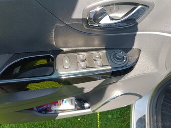 RENAULT CAPTUR, LIMITED - 16