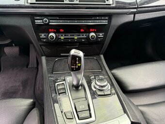 BMW rad 7 730 d F01 - 16