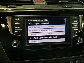 VW Touran 1.6 TDi DSG 85kw-ACC-Navi-Tažné Zařízení - 16