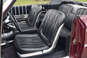 Ford Galaxie 500XL - 16