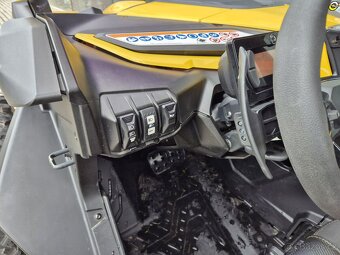 CAN-AM Maverick R - 16